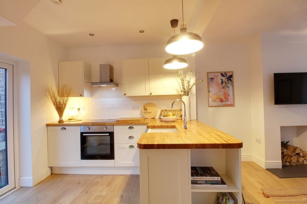 Property photo 2 of 14