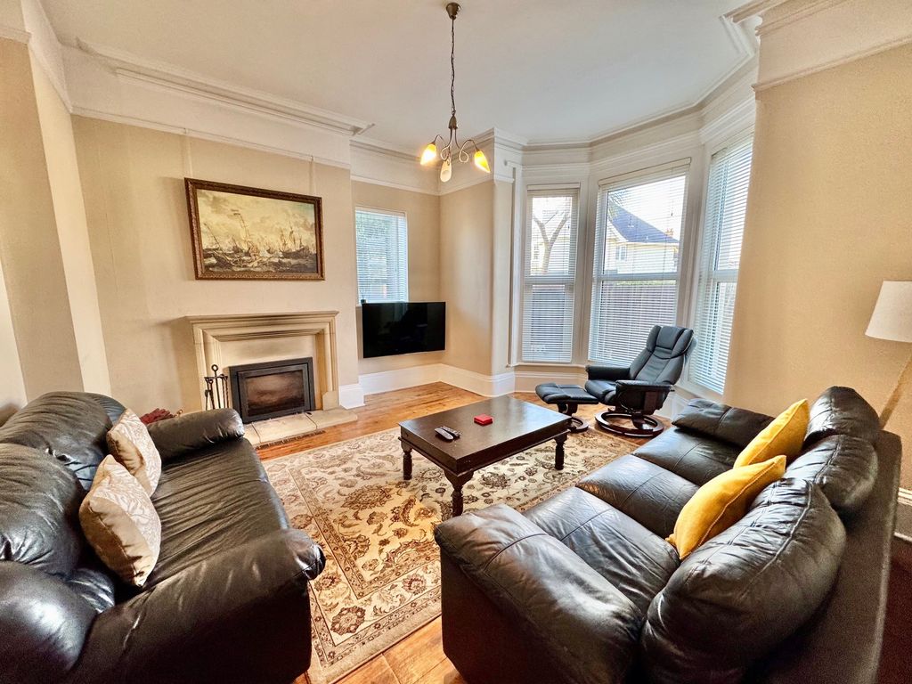 Property photo 2 of 16