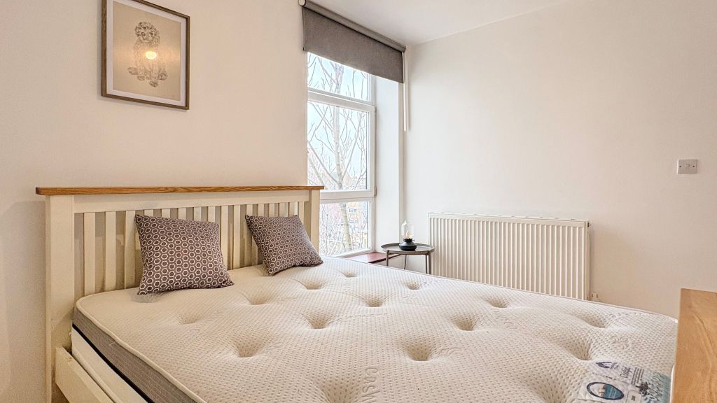 Property photo 3 of 10 Bedroom