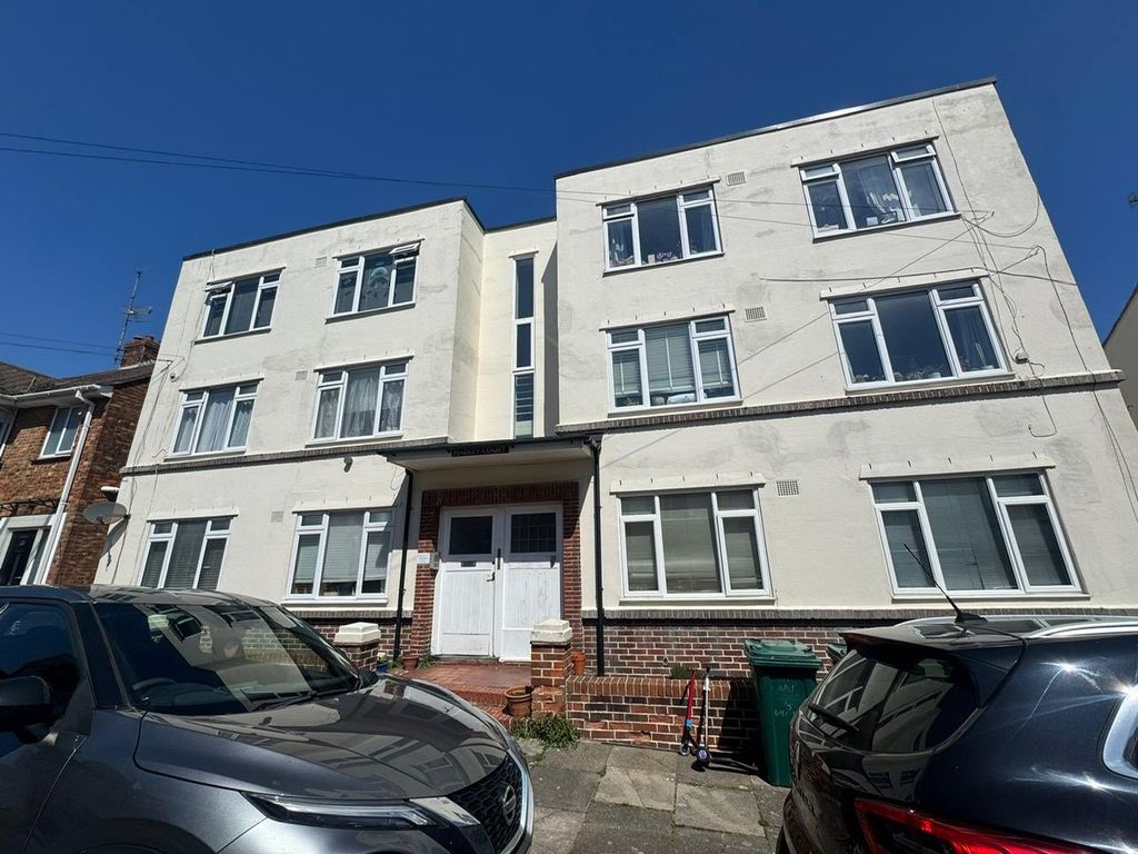 Property photo 1 of 9 4c43B3Da-6Bb7-4E78-8Be1-A3d19Ed80d27.Jpg
