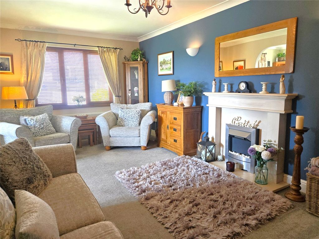 Property photo 2 of 28 Picture No. 43