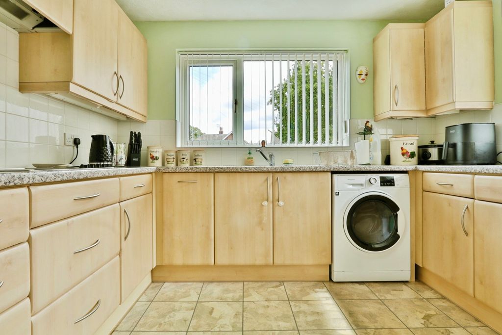 Property photo 3 of 18 4406625