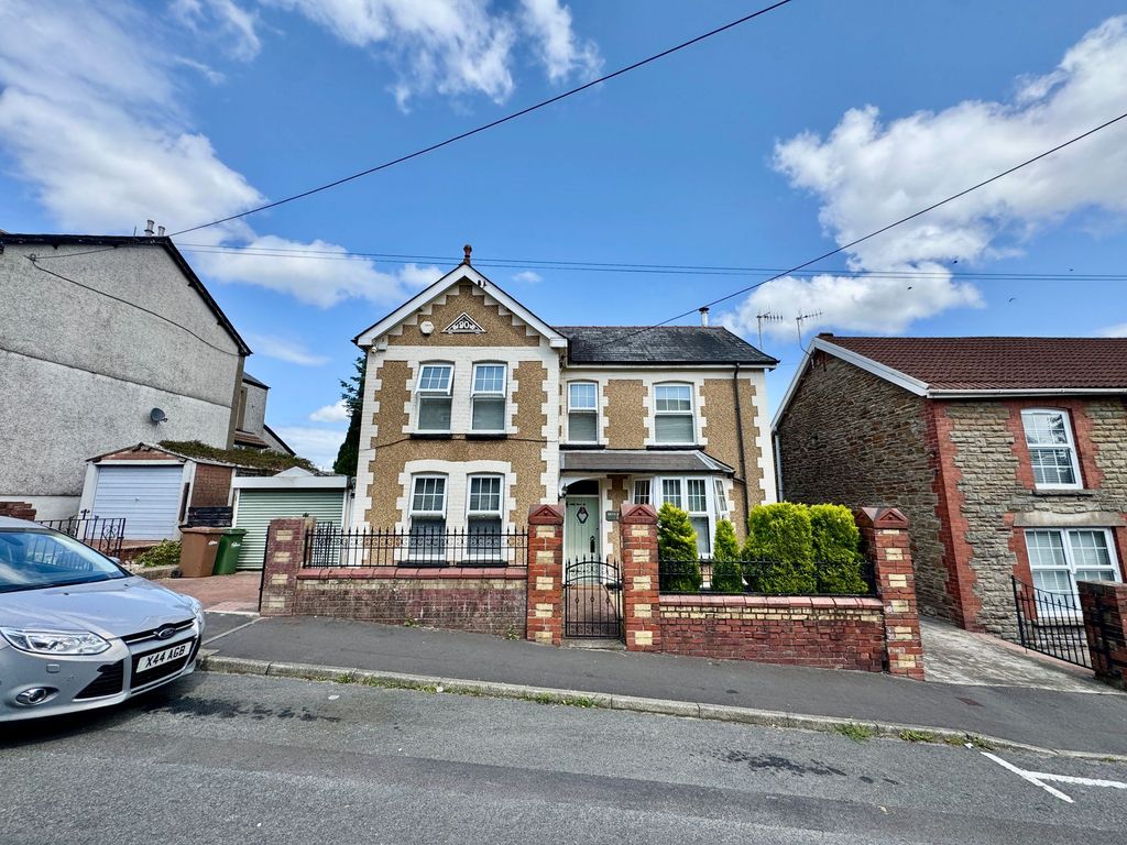 Property photo 1 of 53