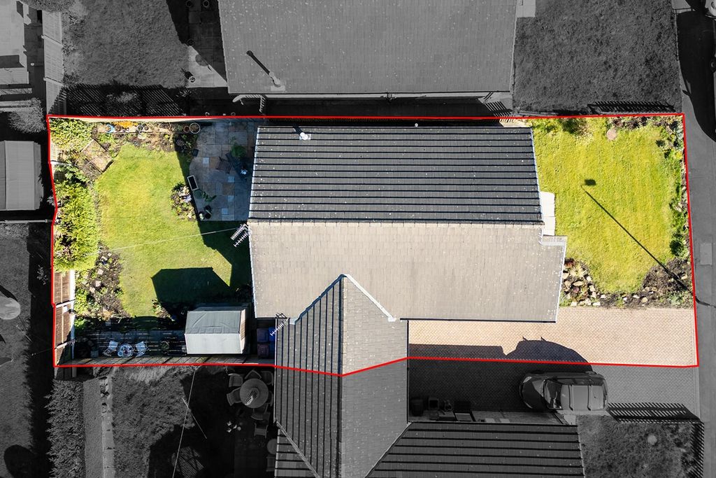 Property photo 2 of 18 4893845