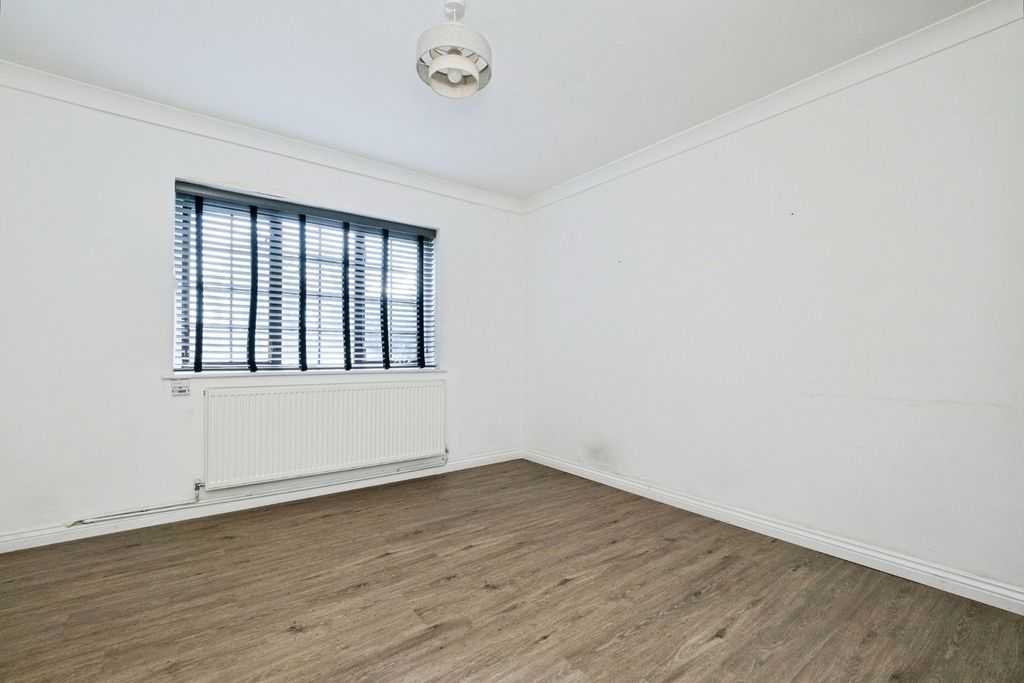 Property photo 3 of 16 Pbox-Img.Jpg