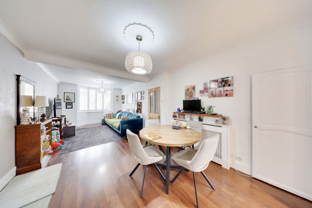 Property photo 2 of 19
