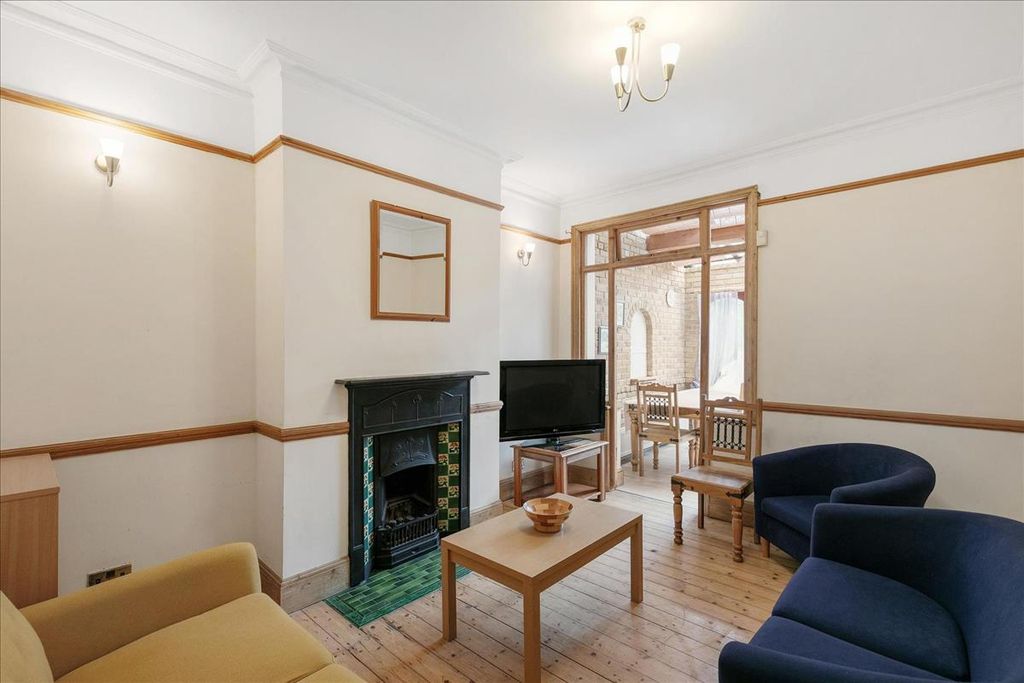 Property photo 2 of 20