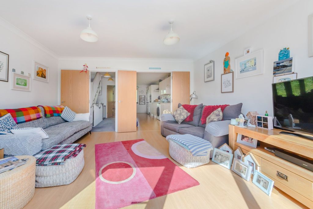 Property photo 3 of 21