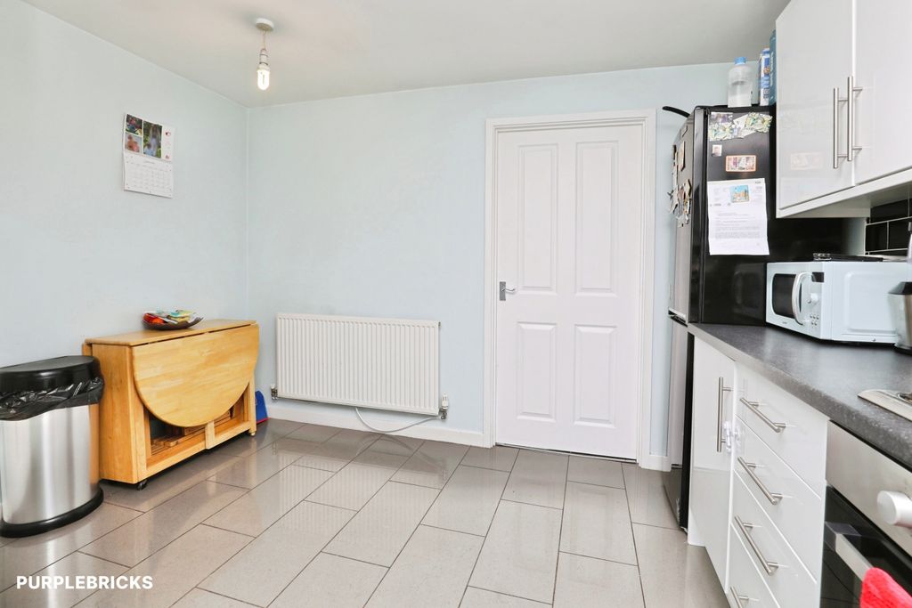 Property photo 3 of 24