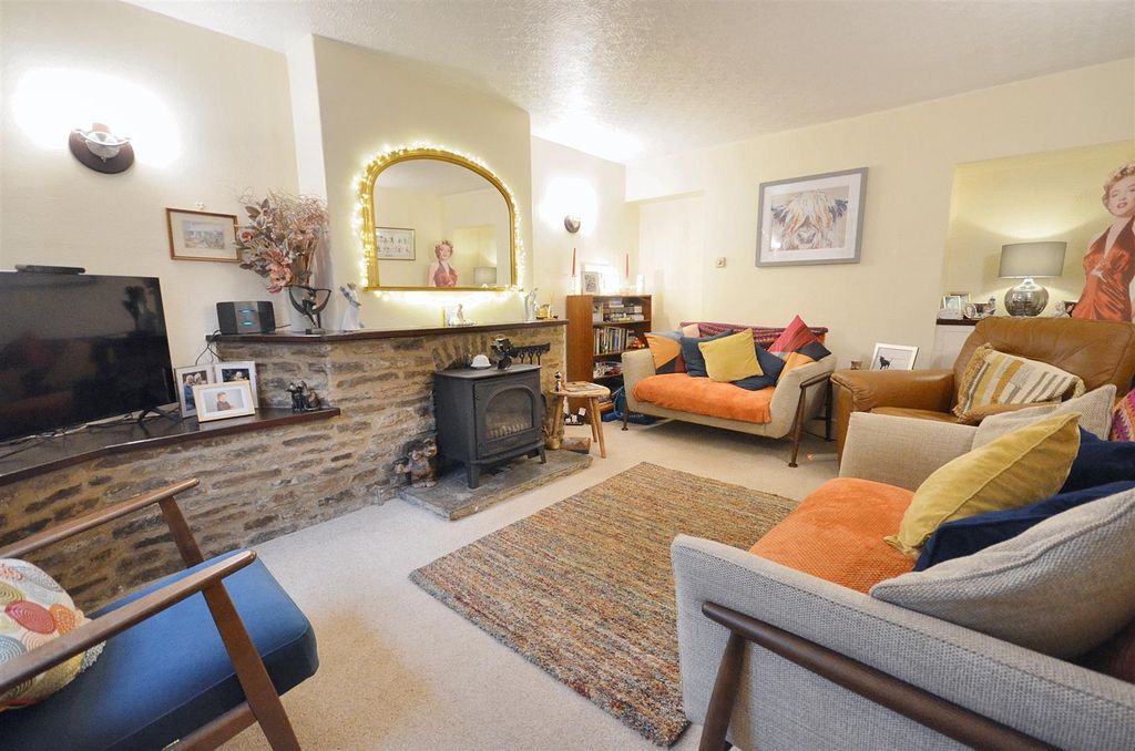 Property photo 2 of 12 Sitting Room