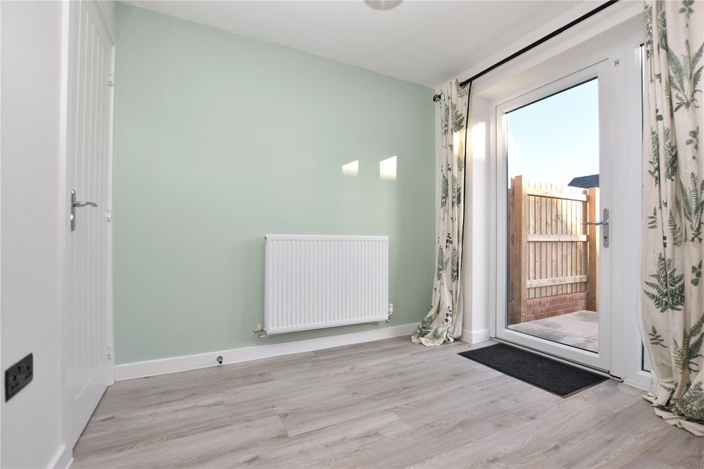 Property photo 3 of 17 Picture No. 13