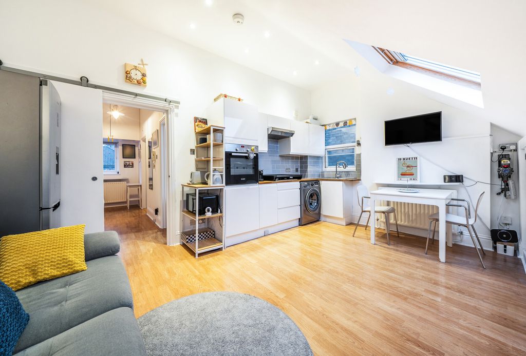 Property photo 1 of 9 1535515-6-6Ad863B...