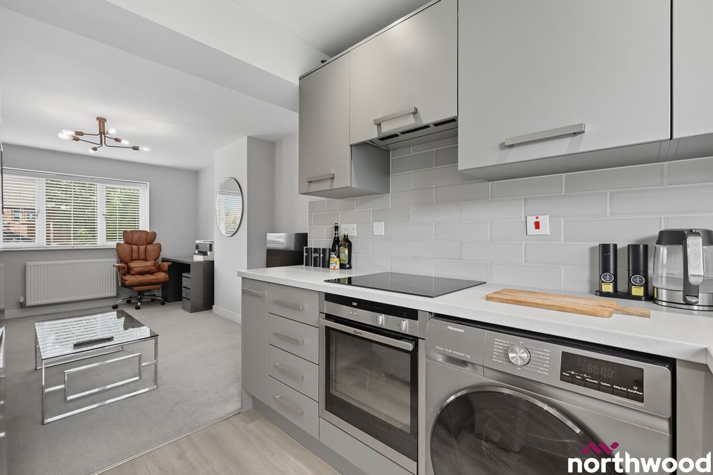 Property photo 2 of 13