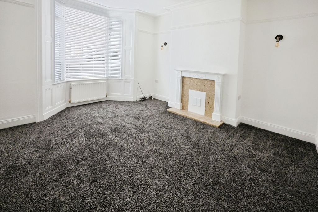 Property photo 3 of 15 Pbox-Img.Jpg