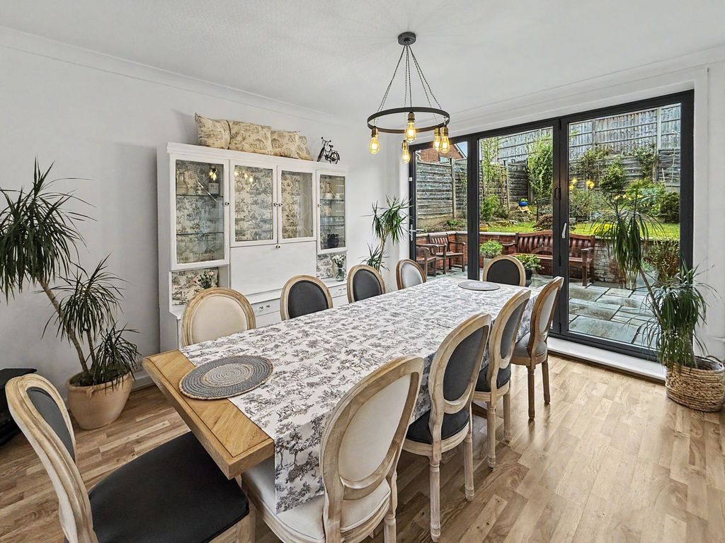 Property photo 2 of 37