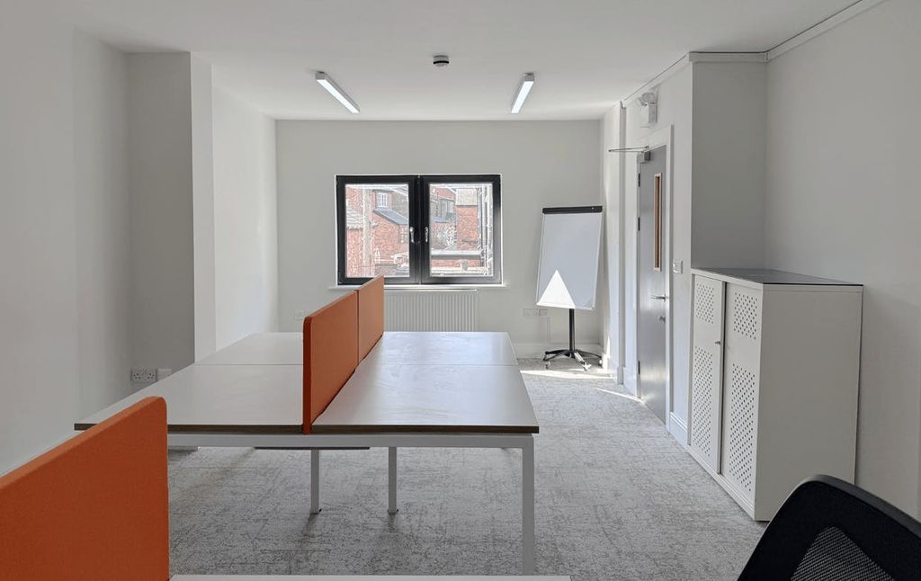 Property photo 3 of 11 Officetolet_Halecheshire_0000S_0003S_0000_Layer54Min.Png