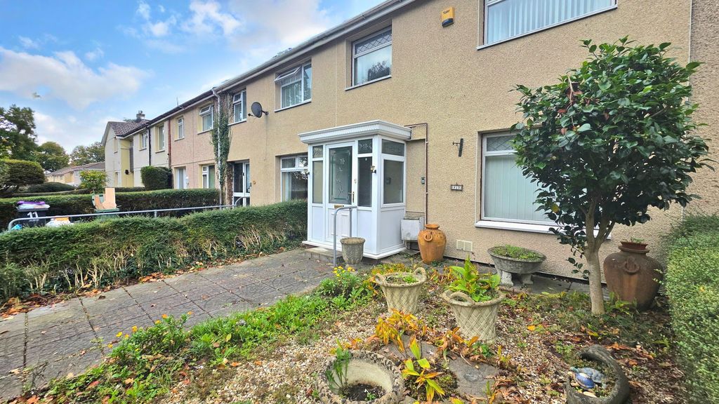 Property photo 2 of 21