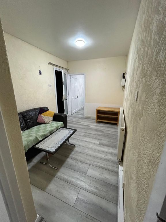 Property photo 1 of 4 1 Bed Flat To Rent Staines Road, Ilford Ig1