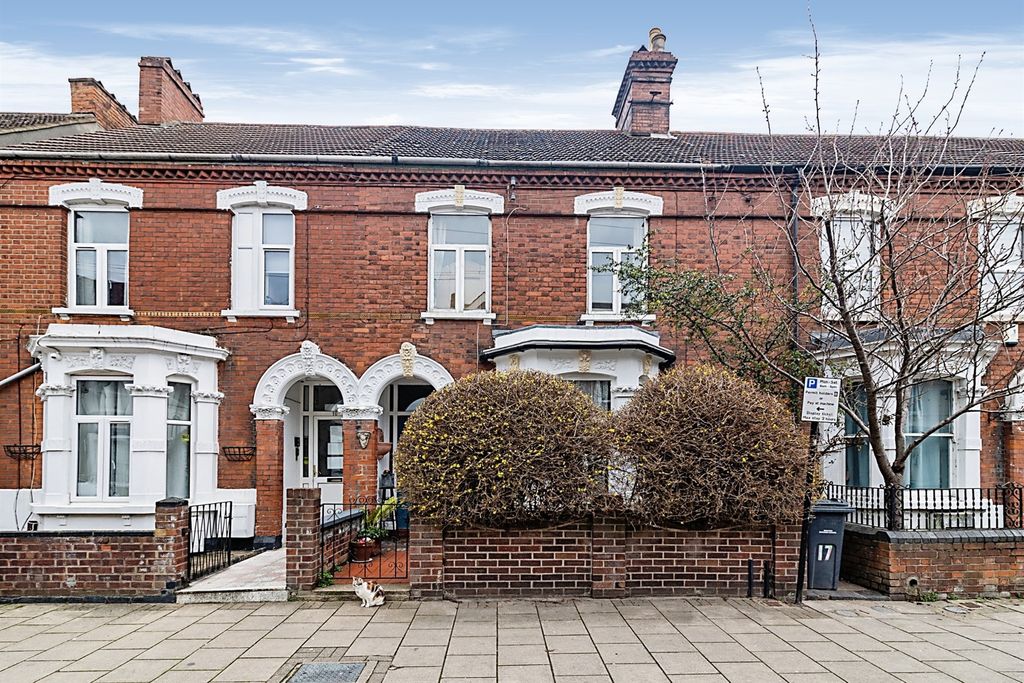 Property photo 1 of 15