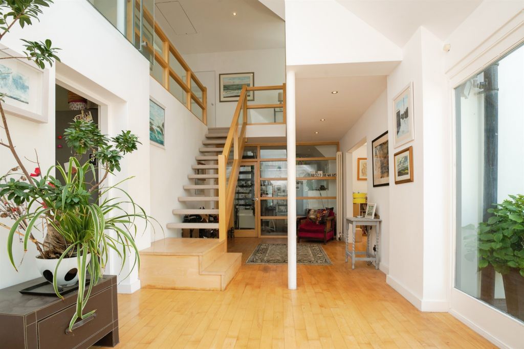 Property photo 3 of 30