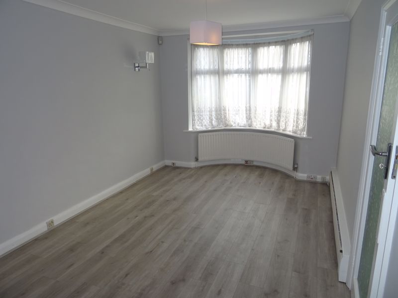 Property photo 3 of 12 Lounge