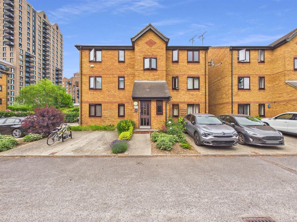 Property photo 1 of 16 Cam01358G0-Pr0239-Still027.Jpg