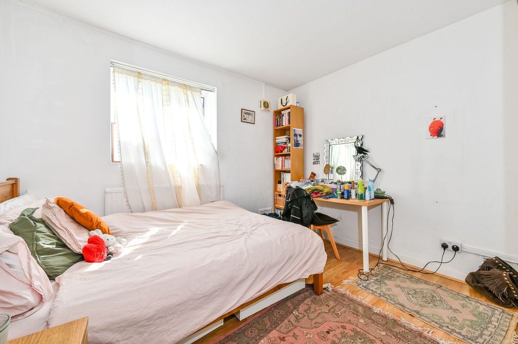 Property photo 3 of 9