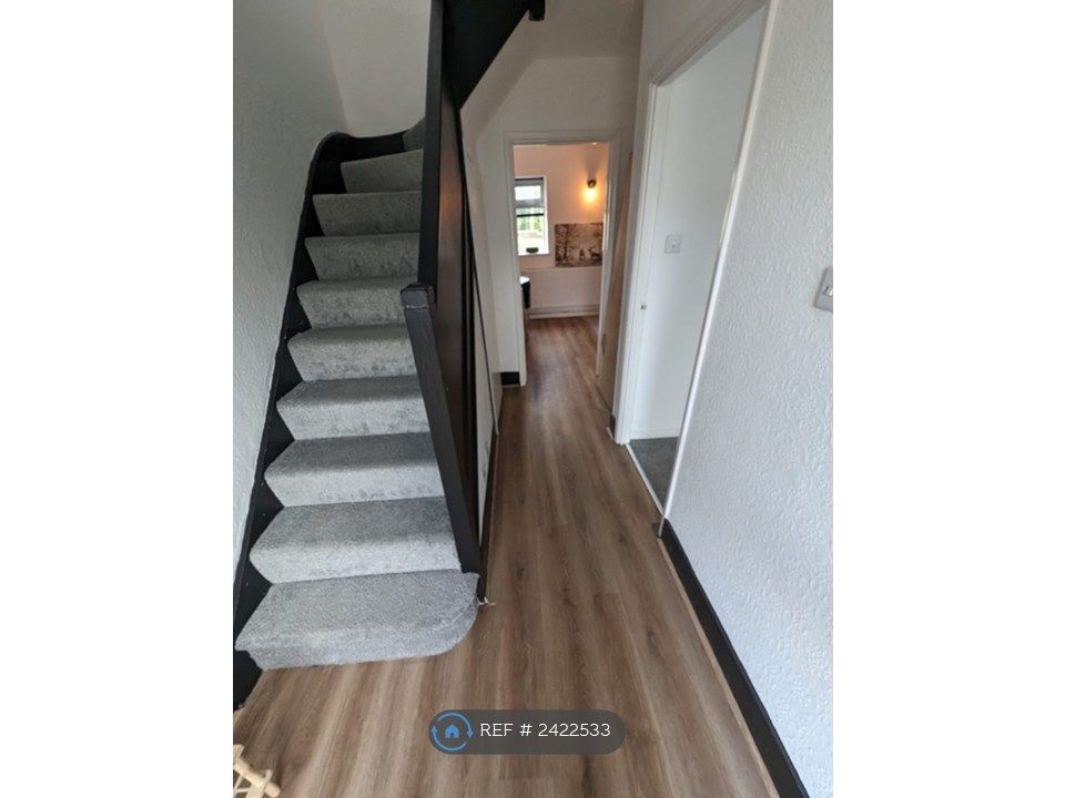 Property photo 3 of 13 Hallway