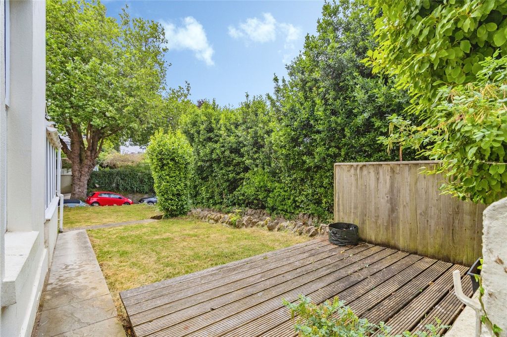 Property photo 3 of 32 Picture No. 01