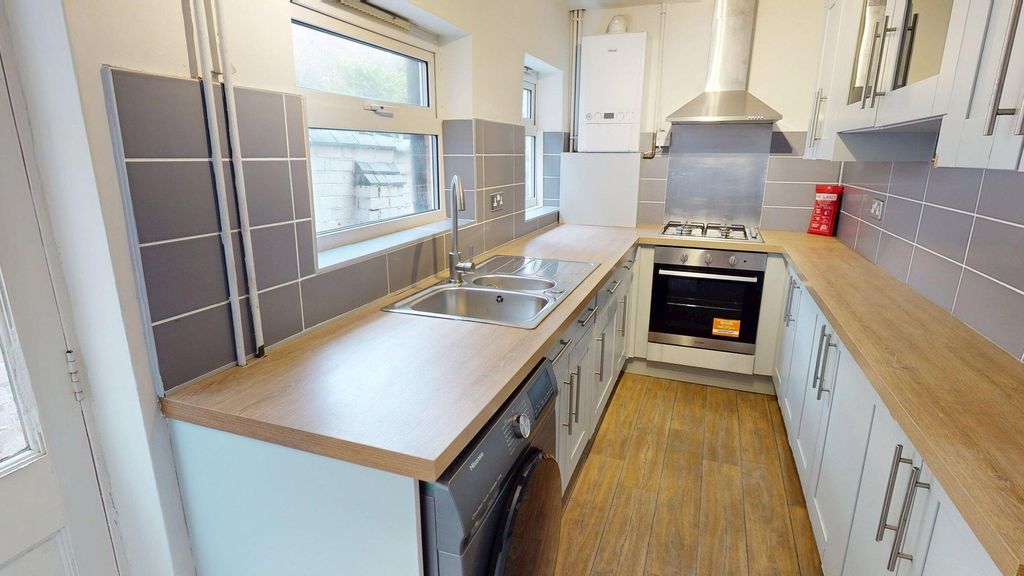 Property photo 3 of 21 47-Lansdowne-Road-03102026_173357