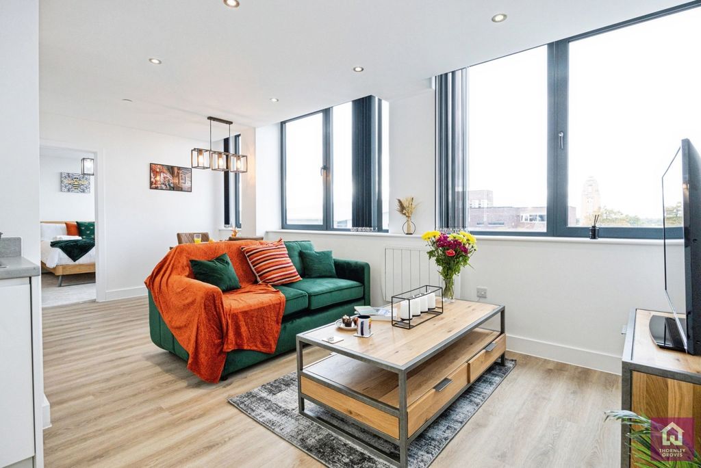Property photo 1 of 18 Pbox-Img.Jpg