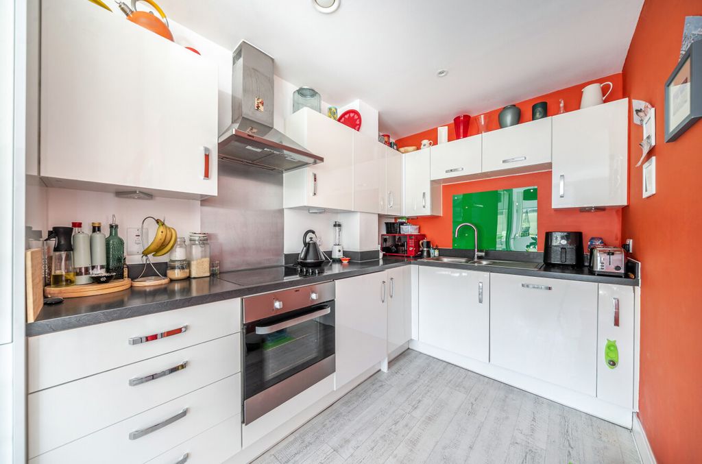 Property photo 3 of 12 1493429-24-6A58dc...