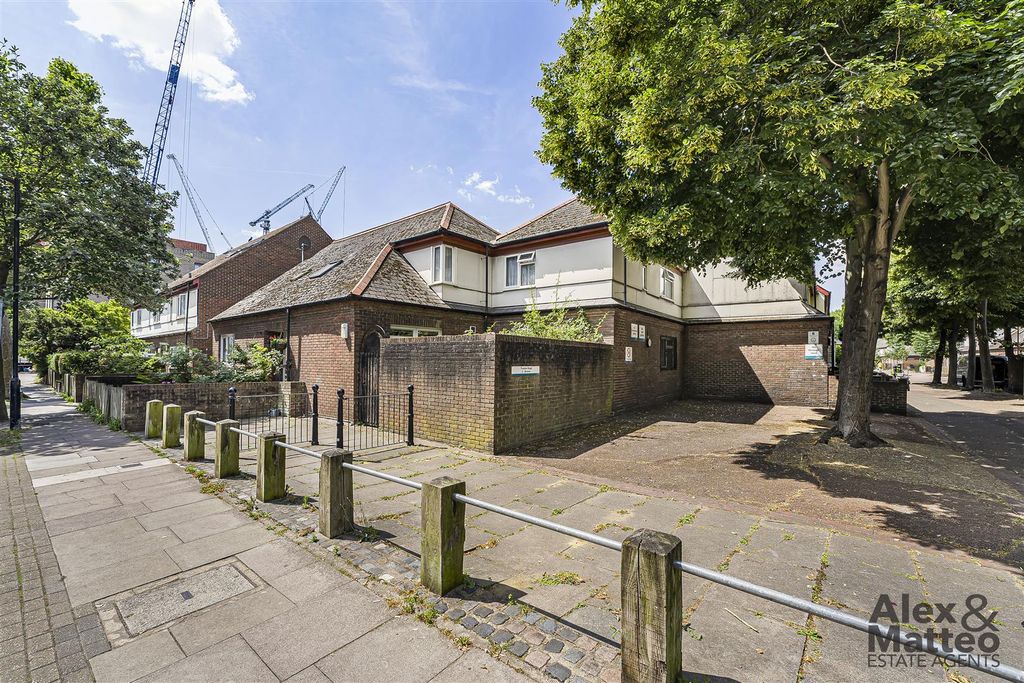 Property photo 1 of 18 Keetons Road