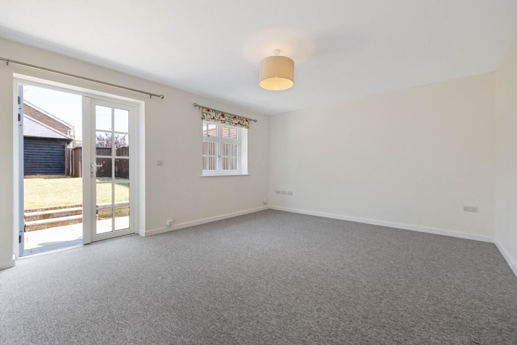 Property photo 2 of 12 Photo 1