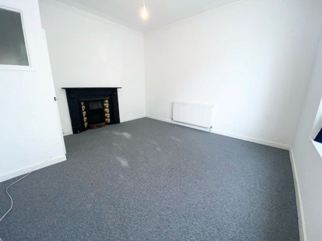 Property photo 2 of 11 Living Room