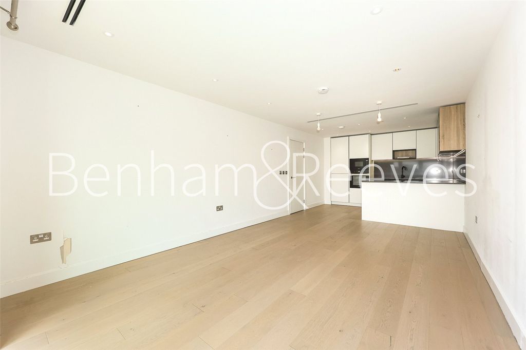 Property photo 3 of 18 Picture No. 06