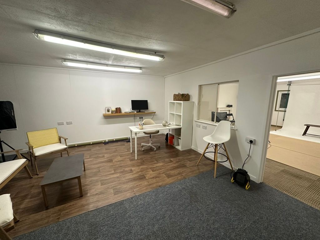 Property photo 2 of 7 Photo 9