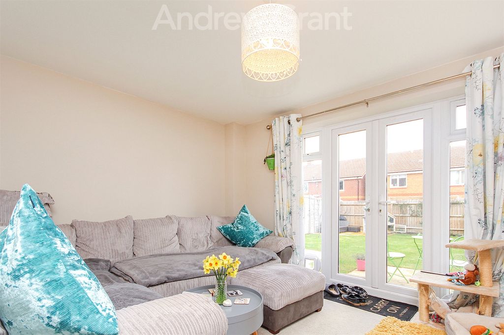 Property photo 2 of 11 Picture No. 24