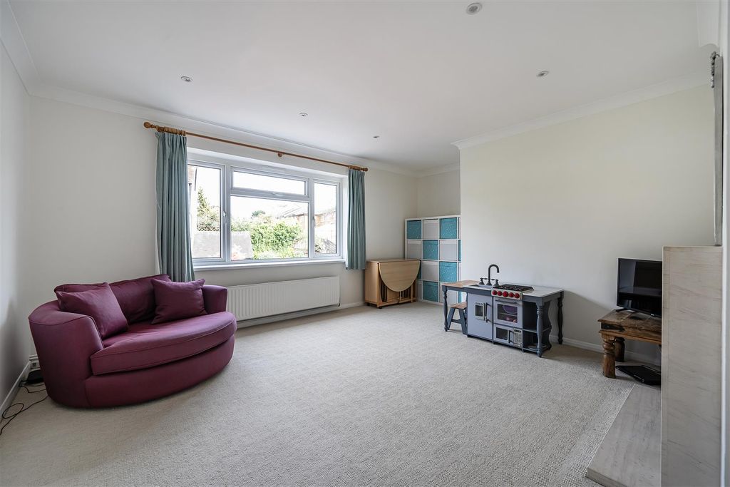 Property photo 2 of 18 1440977-18-69d90Ea384A2A.Jpg