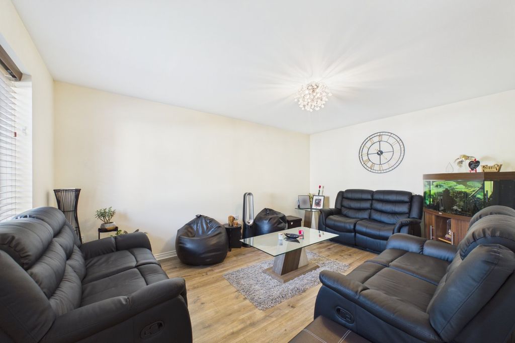 Property photo 2 of 13 Picture No. 01