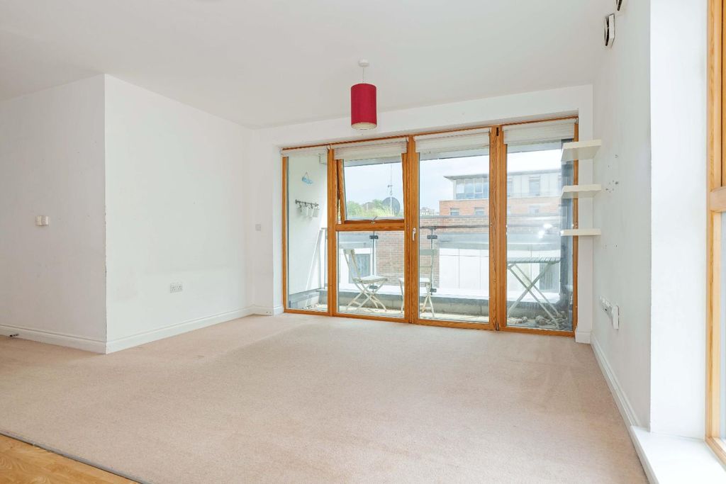 Property photo 3 of 13 27 The Barrows_2.Jpg