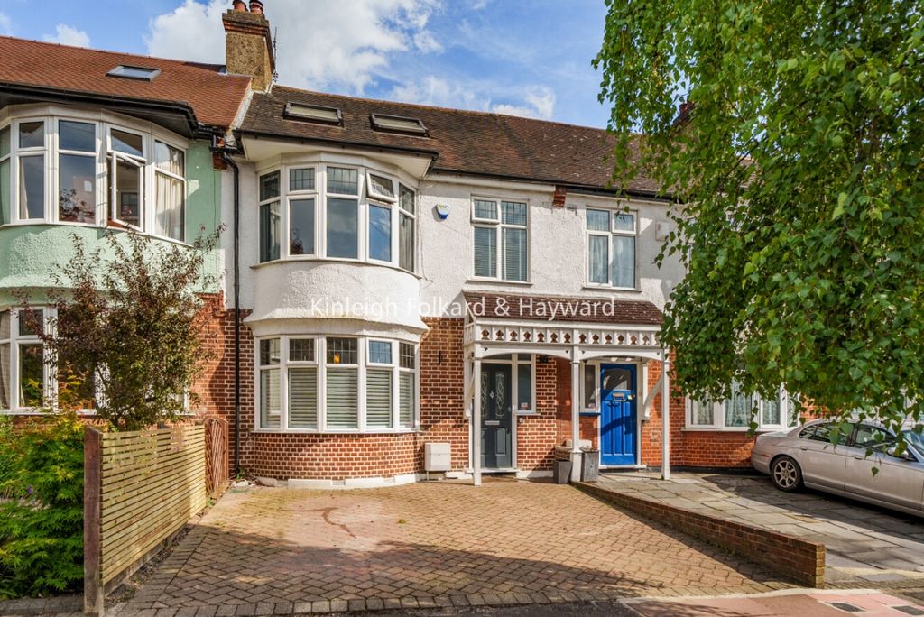 Property photo 3 of 16 B7906773-3F3B-4d82-9