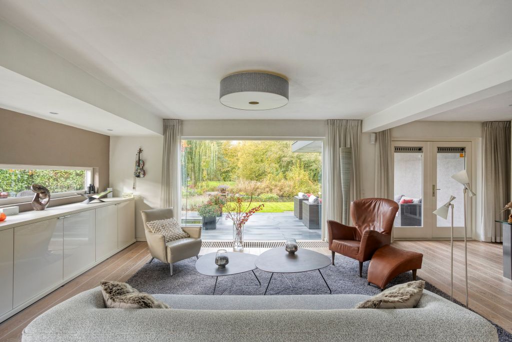 Property photo 3 of 57