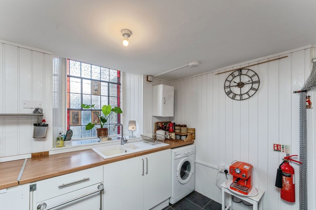Property photo 3 of 20 Pbox-Img.Jpg