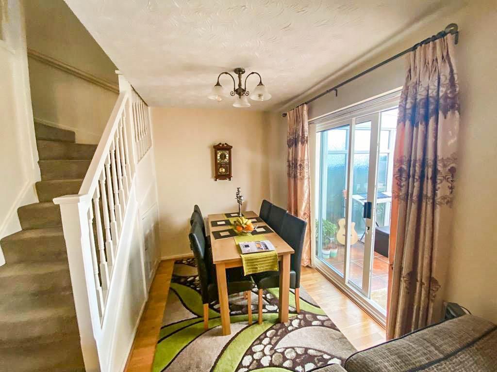 Property photo 3 of 14 Dining Area