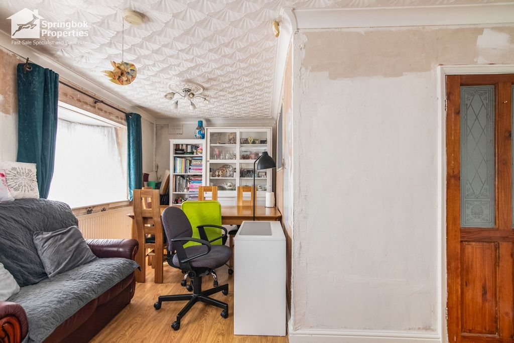 Property photo 3 of 10 Image 2