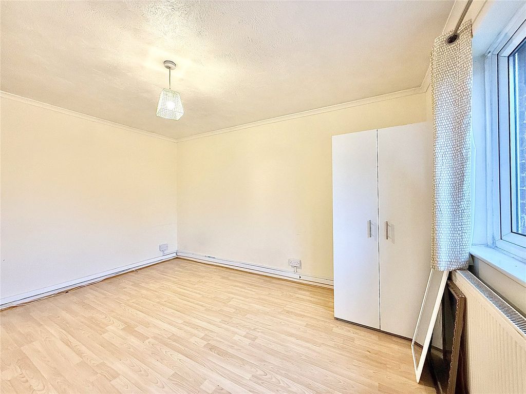 Property photo 2 of 8 Picture No. 02