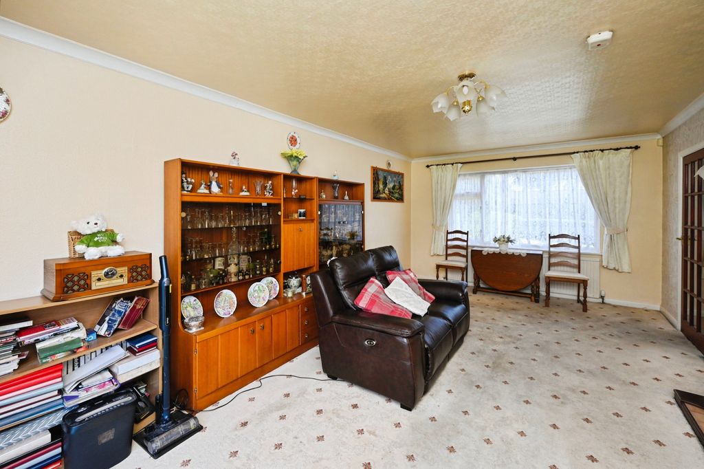 Property photo 3 of 16 Living Room