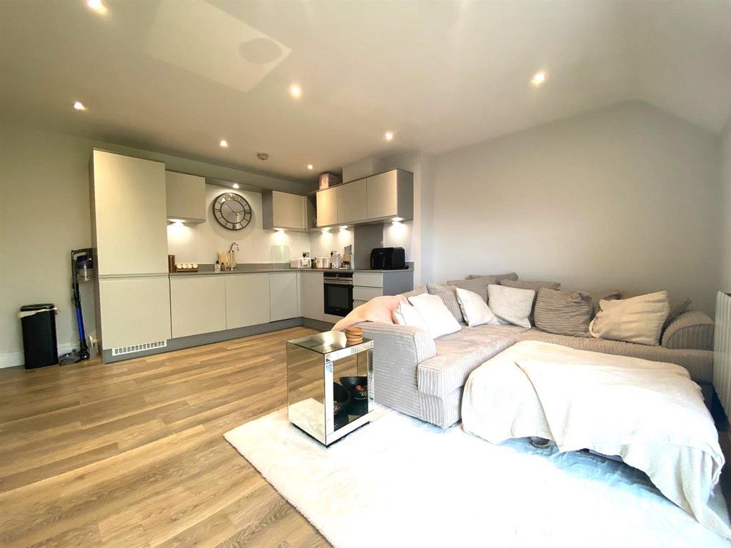 Property photo 2 of 11 Kitchen/Living 2