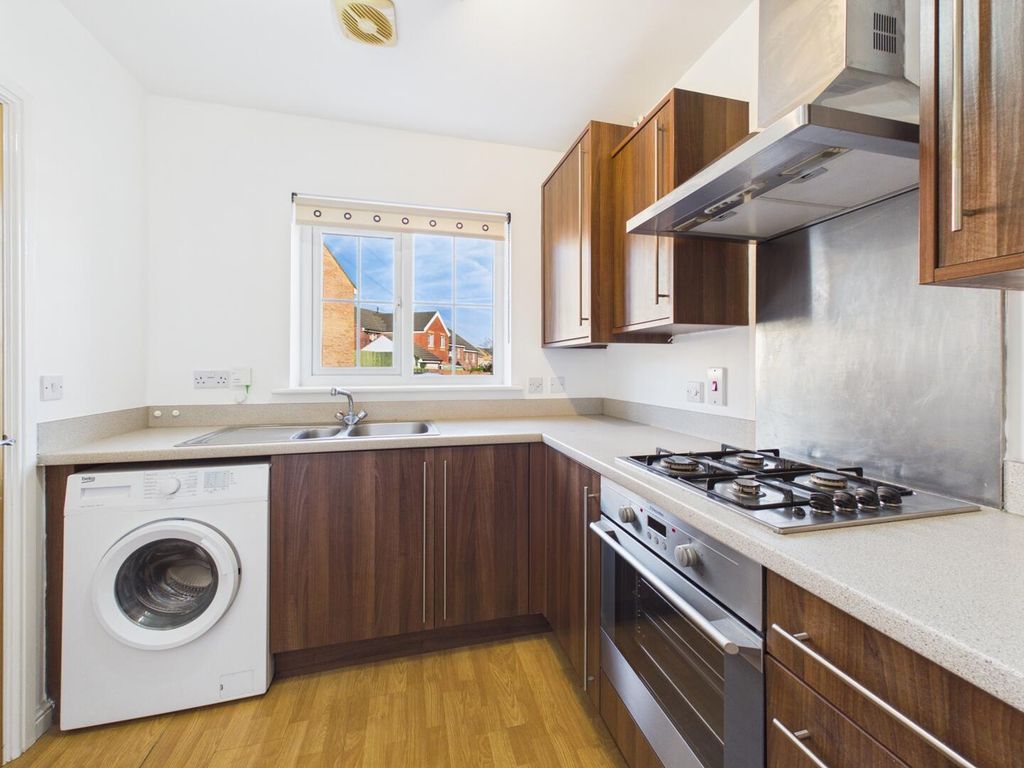 Property photo 3 of 16 Kitchen
